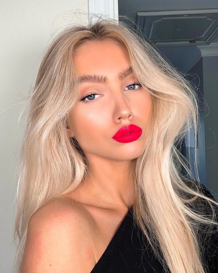 love this lipstick 💄 