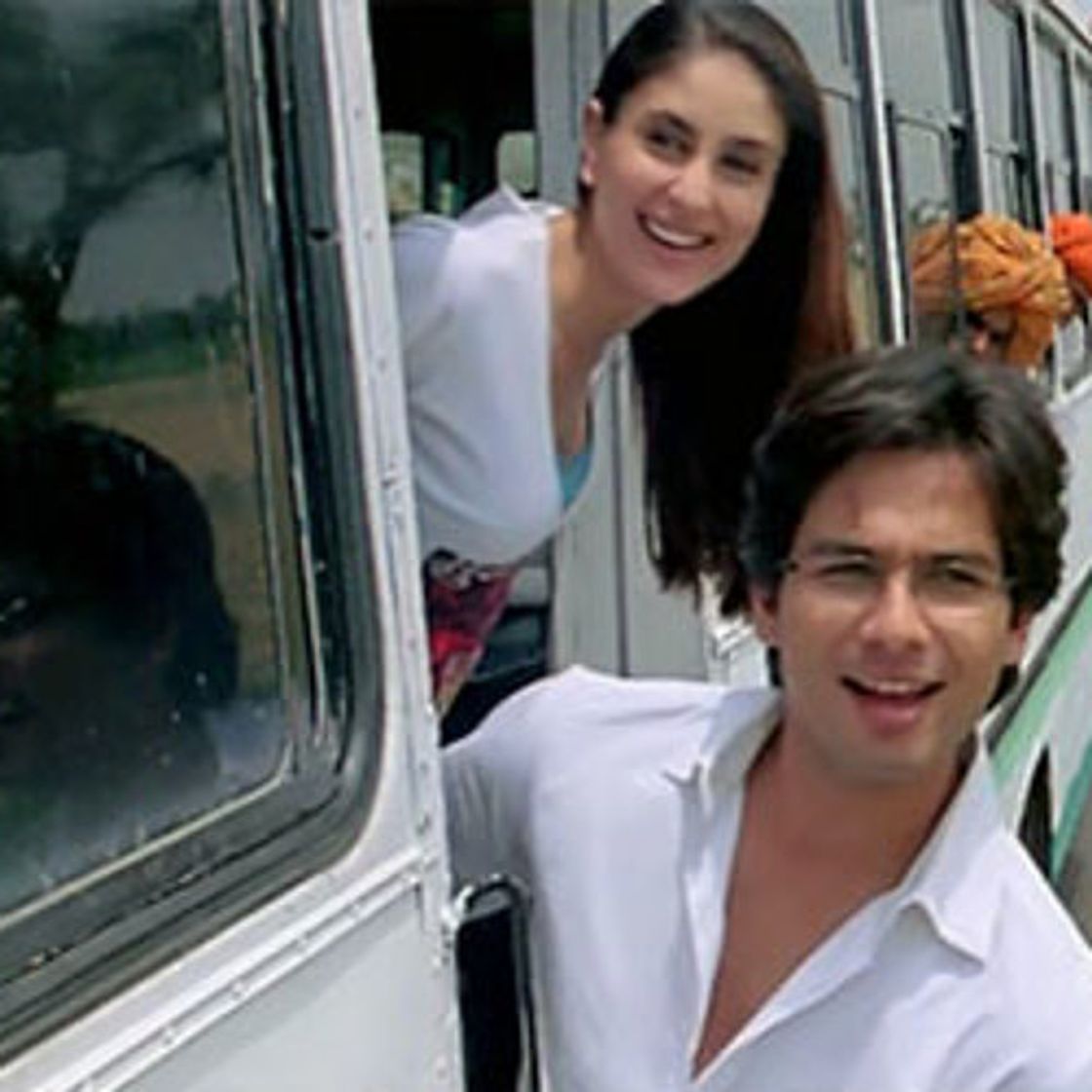 Music Aao Milo chalen 