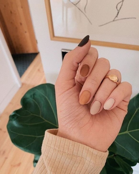nails 🤎