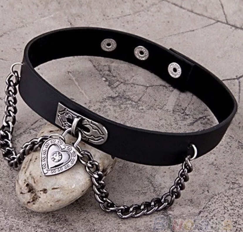 Product Heart choker