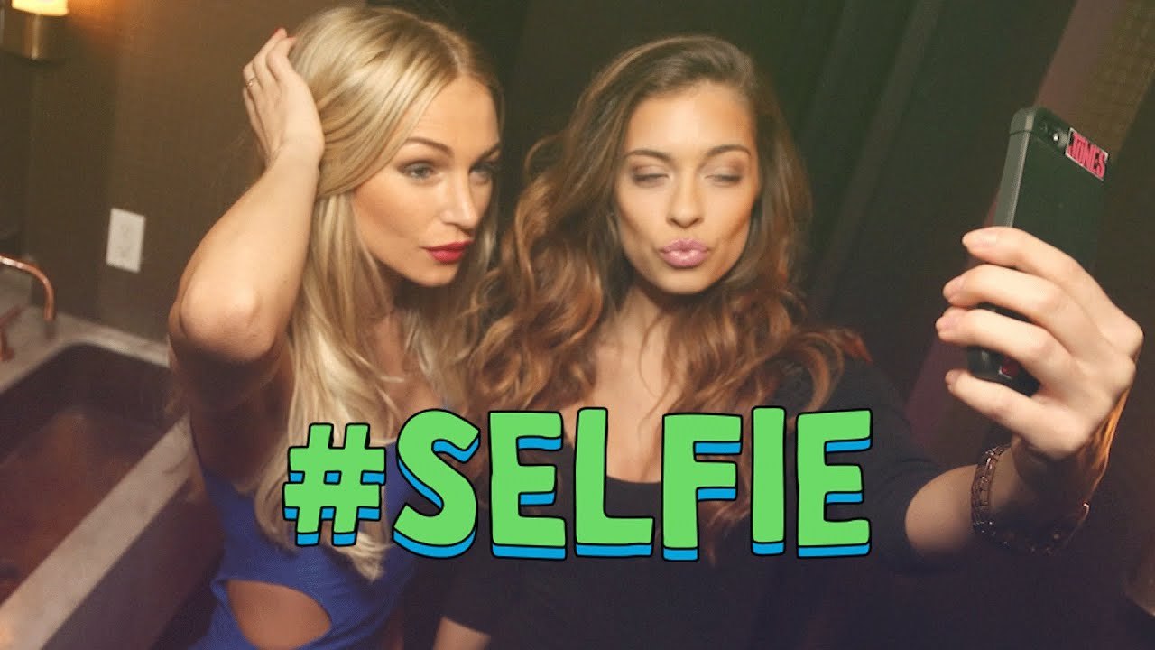 Music SELFIE (Official Music Video) - The Chainsmokers - YouTube