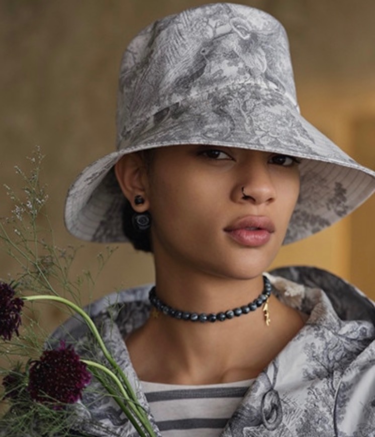 Moda Dior bucket hat