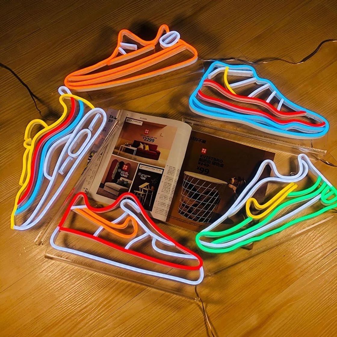 Products enfeite luz neon sneaker