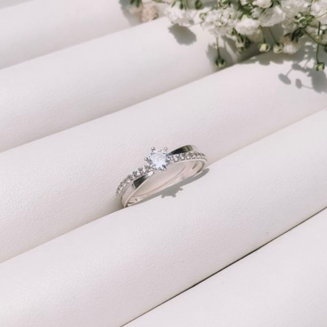 Anel Solitário Laços