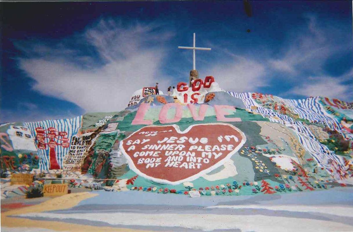 Place Salvation Mountain