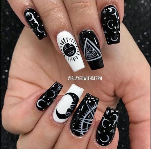 Moon nails