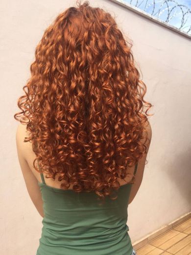 Ruiva cacheada