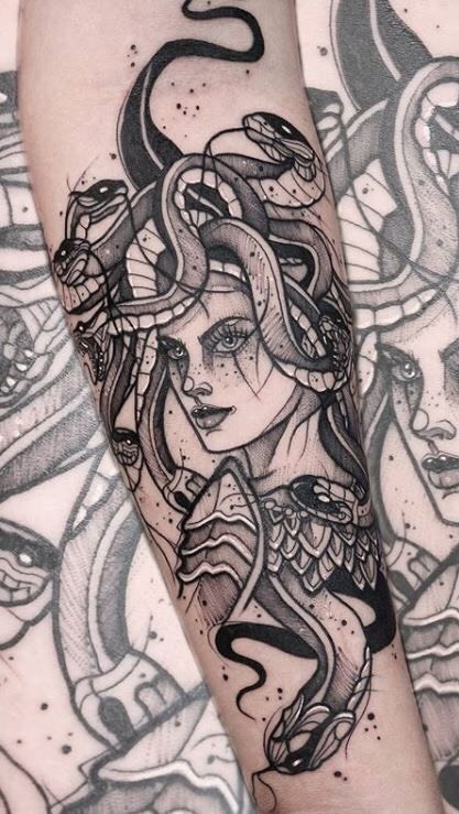 Social Tatto medusa