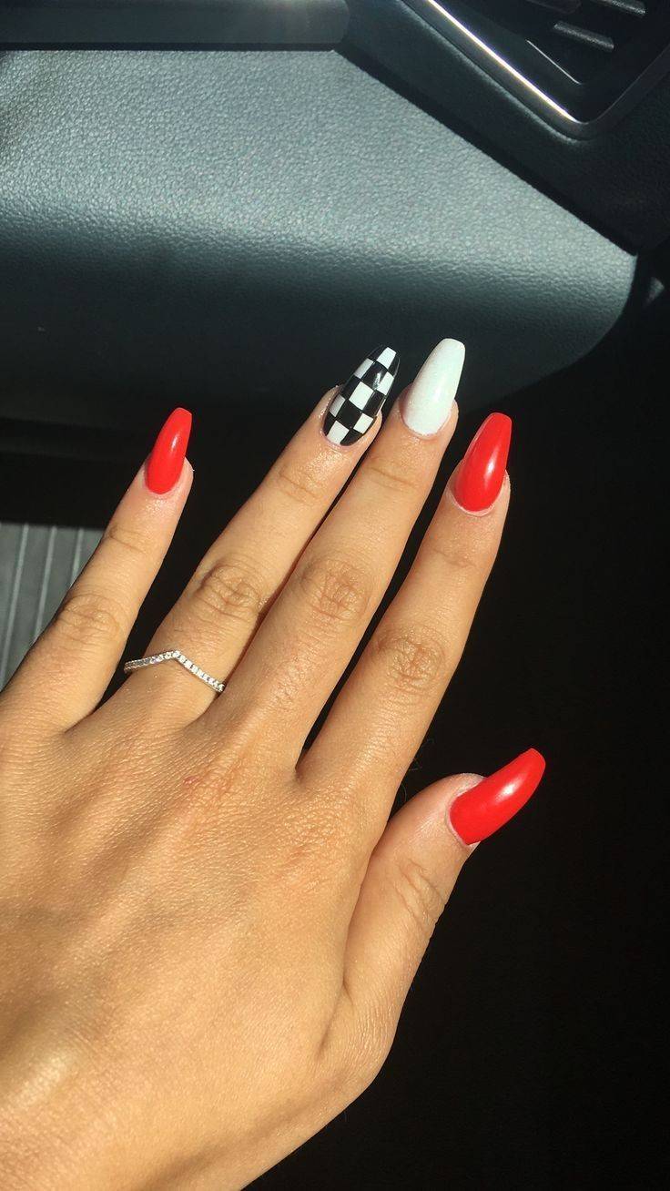 Moda Red Acrylic Nails