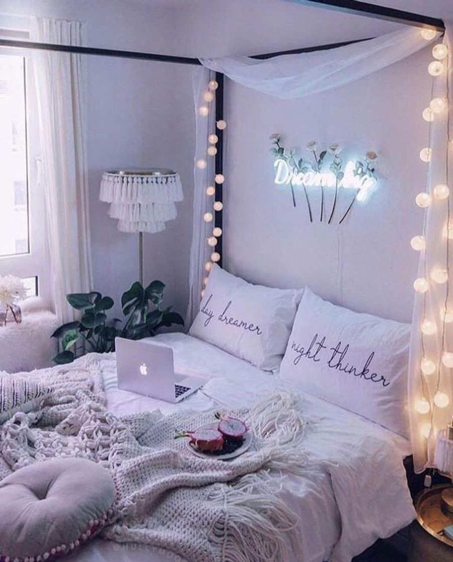 Fashion aesthetic bedroom 🦋