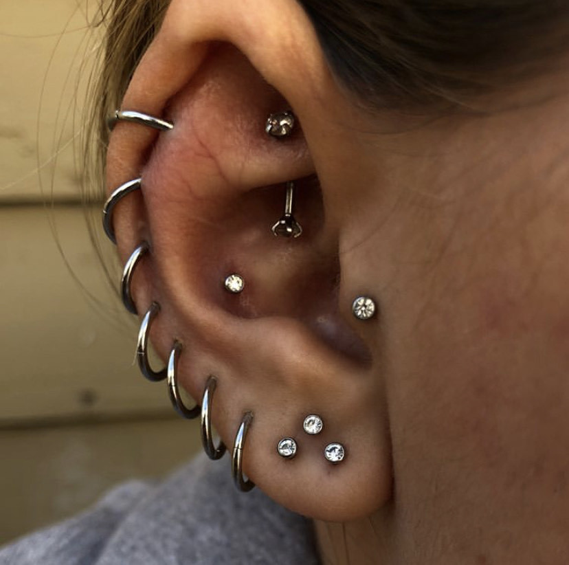 Fashion Inspiração piercing na orelha 