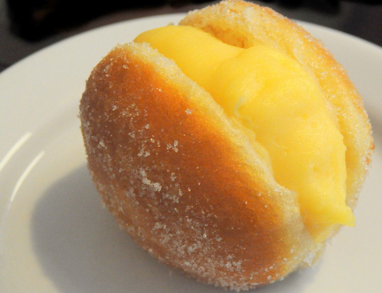 Moda Bolas de Berlim com compota de cerejas | Receitas | Pingo Doce