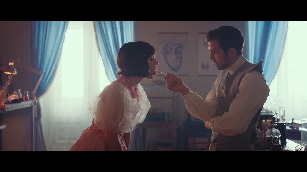 Fashion [Video] Melanie Martinez - Teacher's Pet