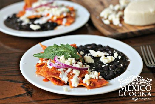 Chilaquiles Mexicanos Rojos 