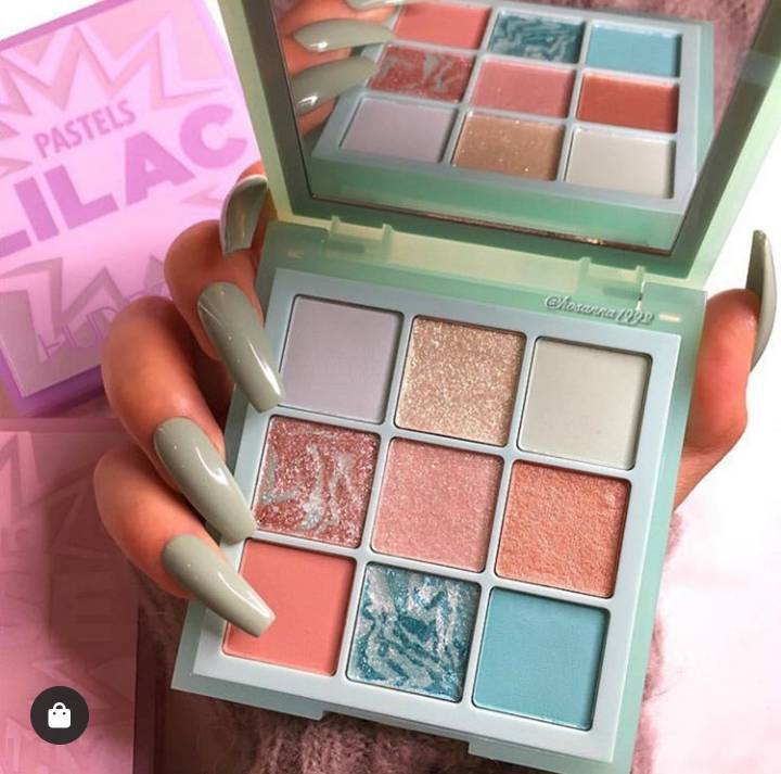 Social Paleta da hudabeauty  ✨