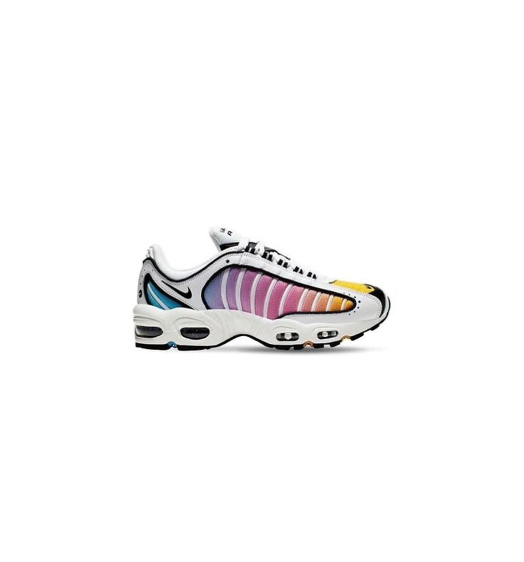 Social NIKE AIR MAX TAILWIND IV