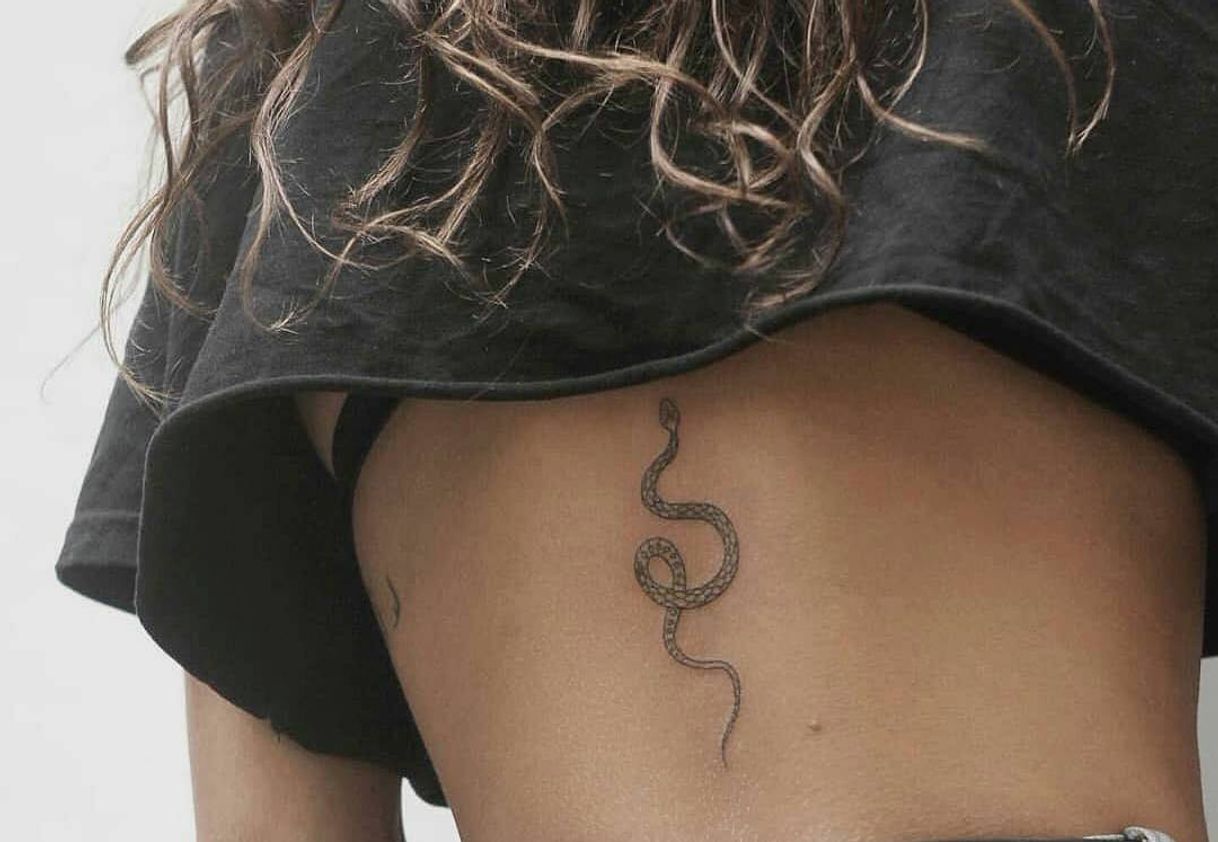 Fashion Tatuaje Serpiente en la espalda