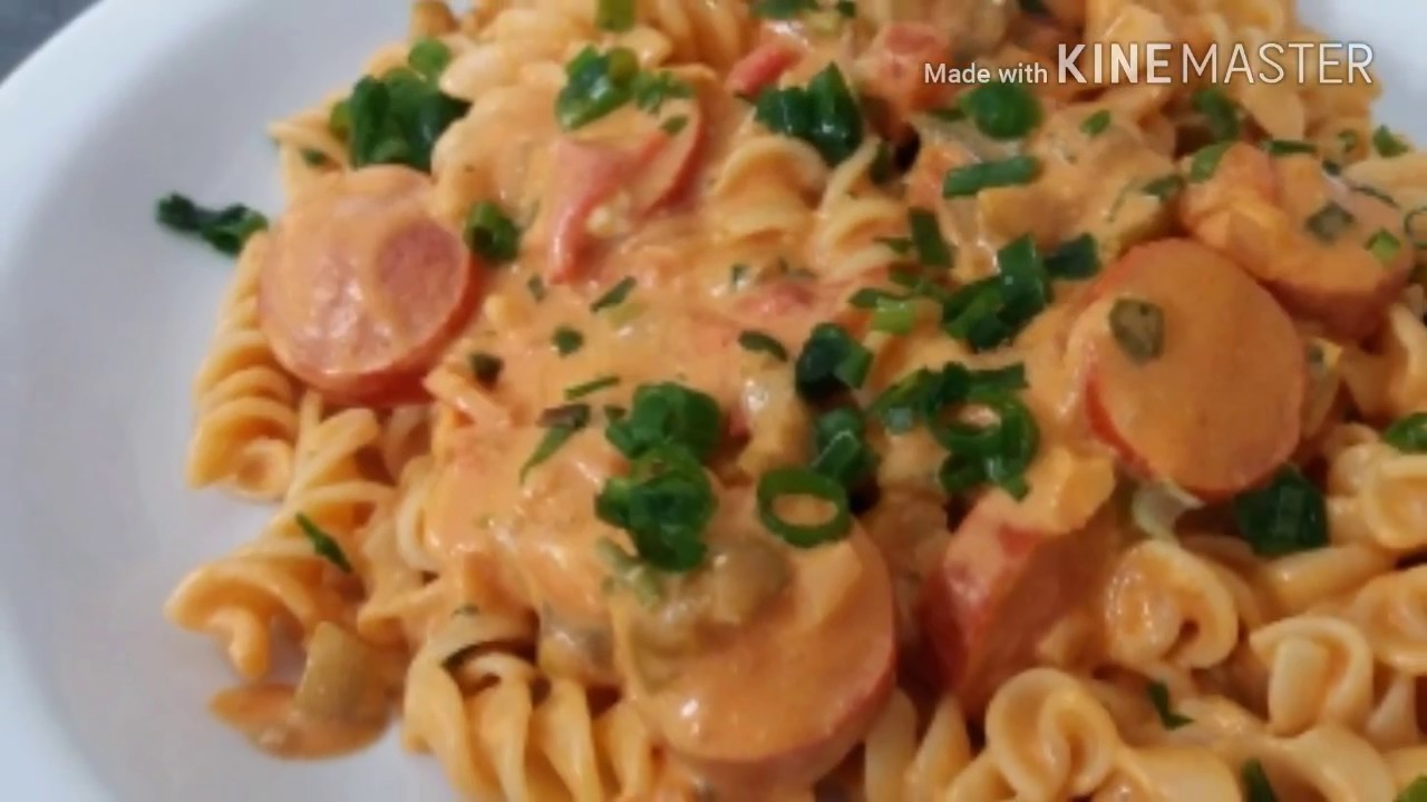 MACARRÃO COM SALSICHA CREMOSO 