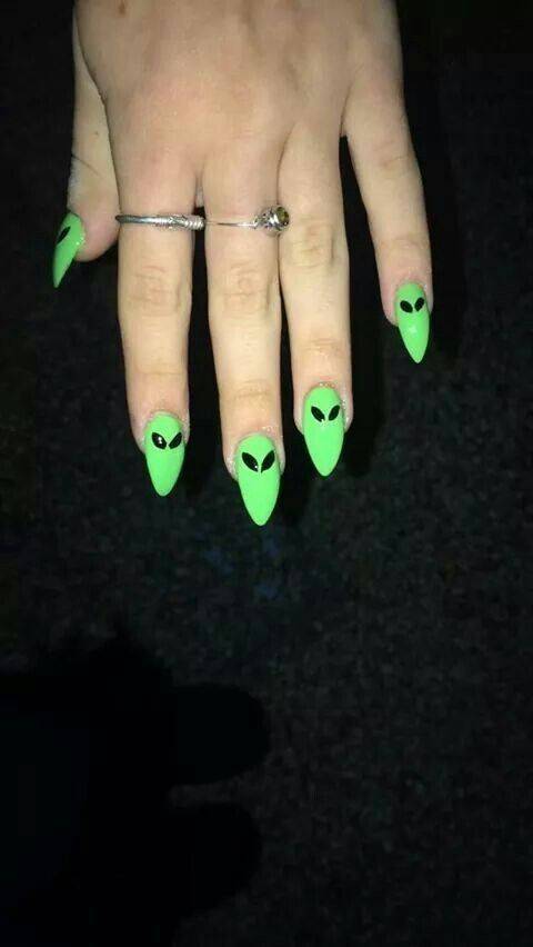 Moda Alien nails 👽