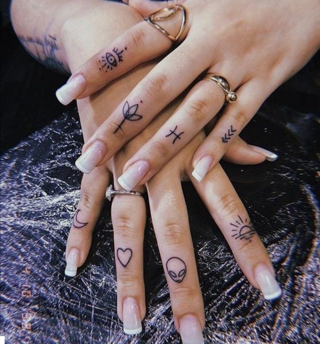 Moda Tatuagem nos dedos 