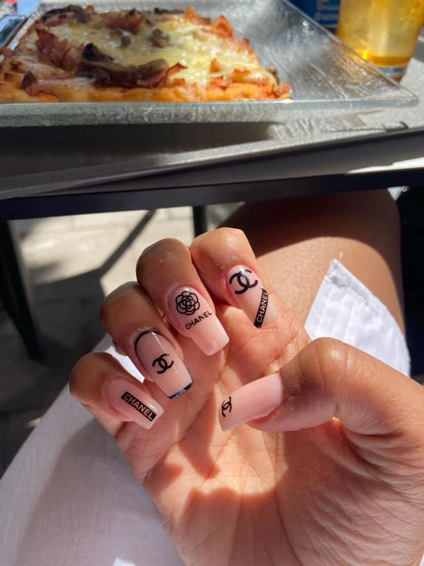 Moda Chanel Nails 