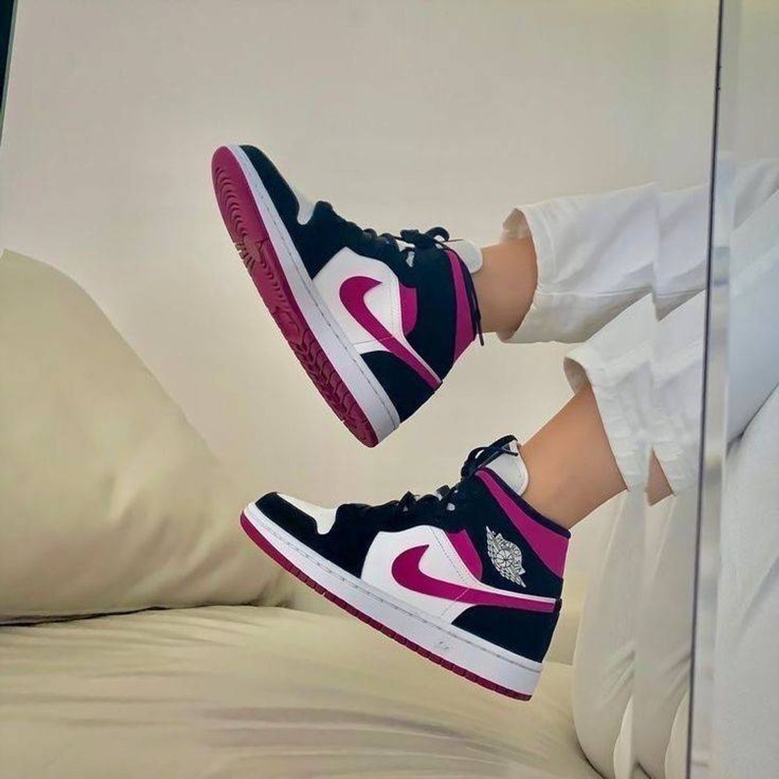 Moda Air Jordan 1 Mid Magenta