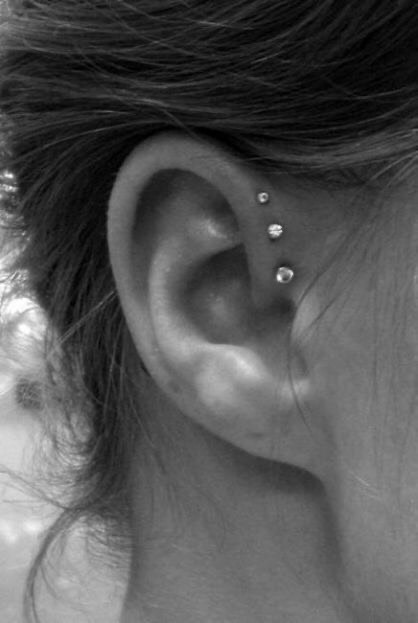 Social Piercing na orelha 