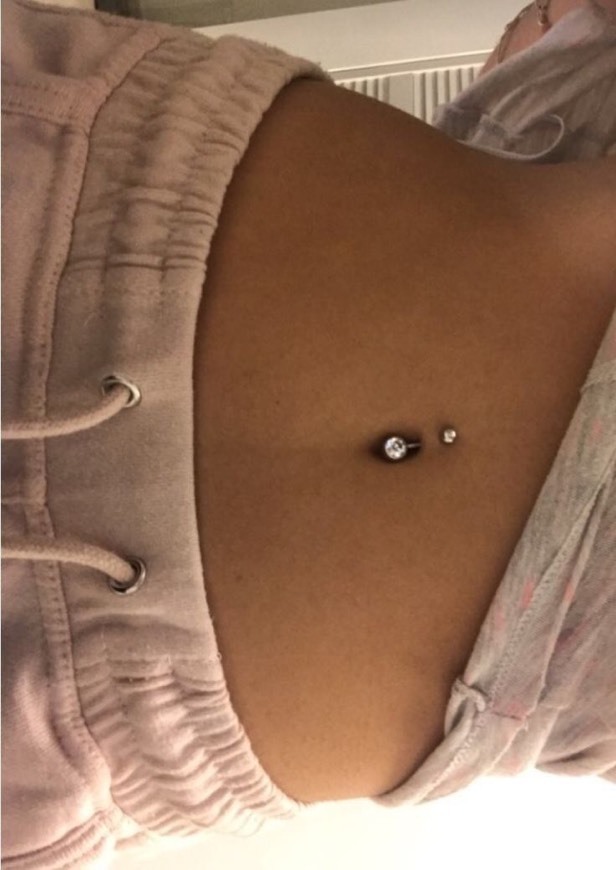 Social Piercing no umbigo 