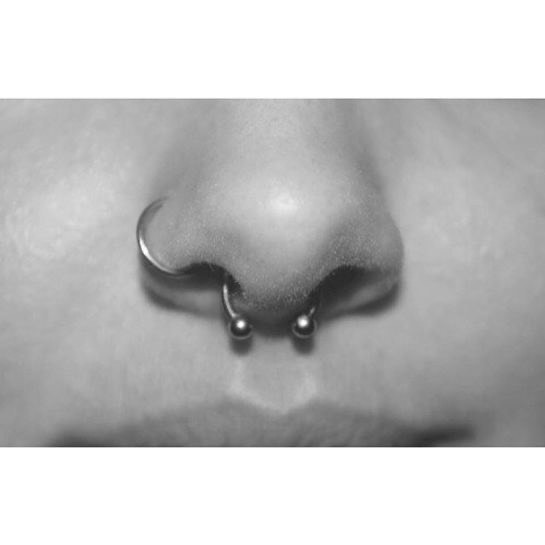 Social Piercing no nariz 