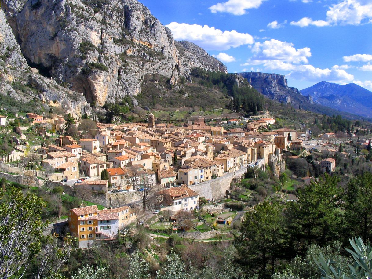 Place Moustiers-Sainte-Marie