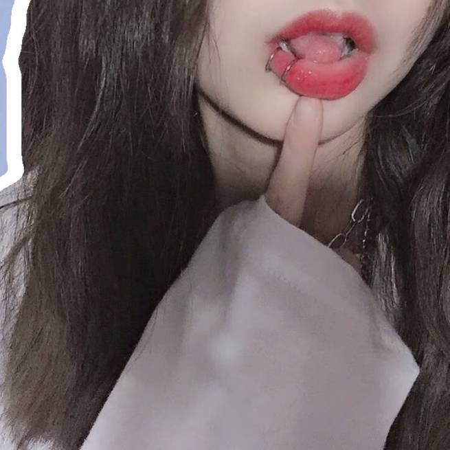 Social Punk lip clip