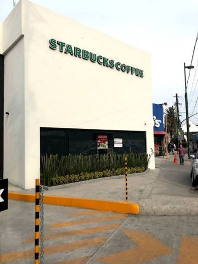 Starbucks Plaza Zapotitlán DT