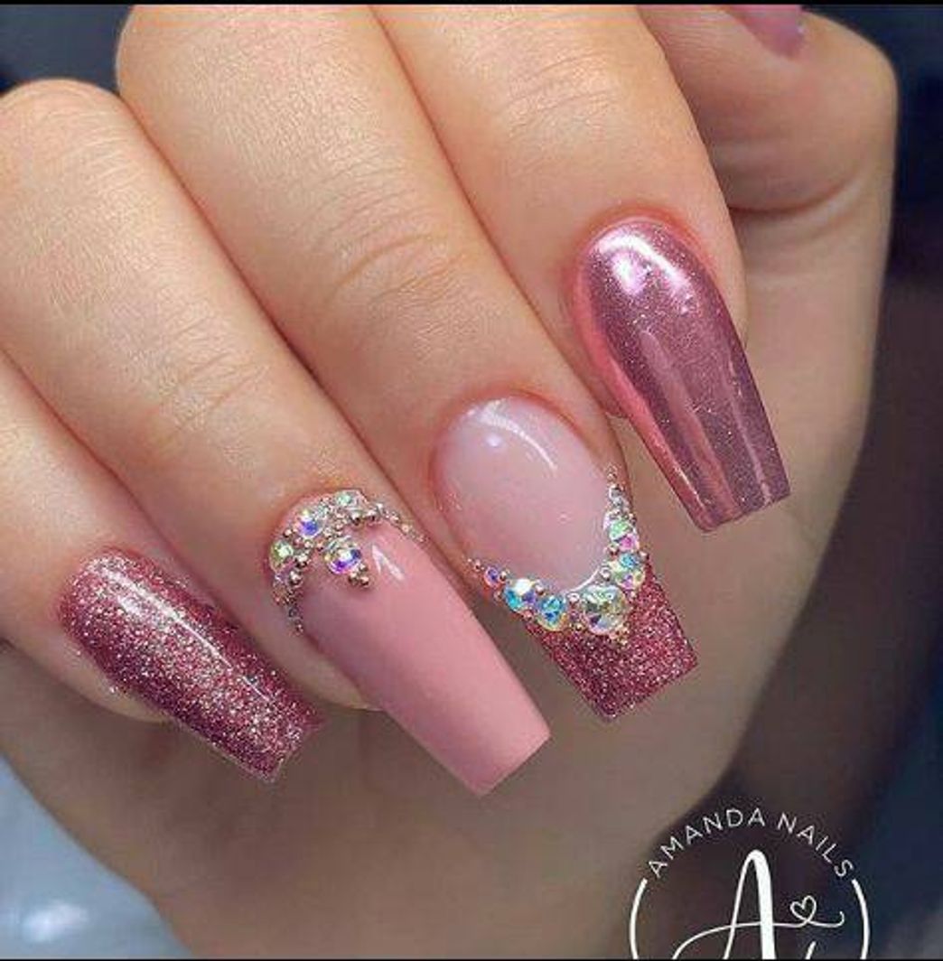 Fashion unhas rosas pastel e rosa brilhante 