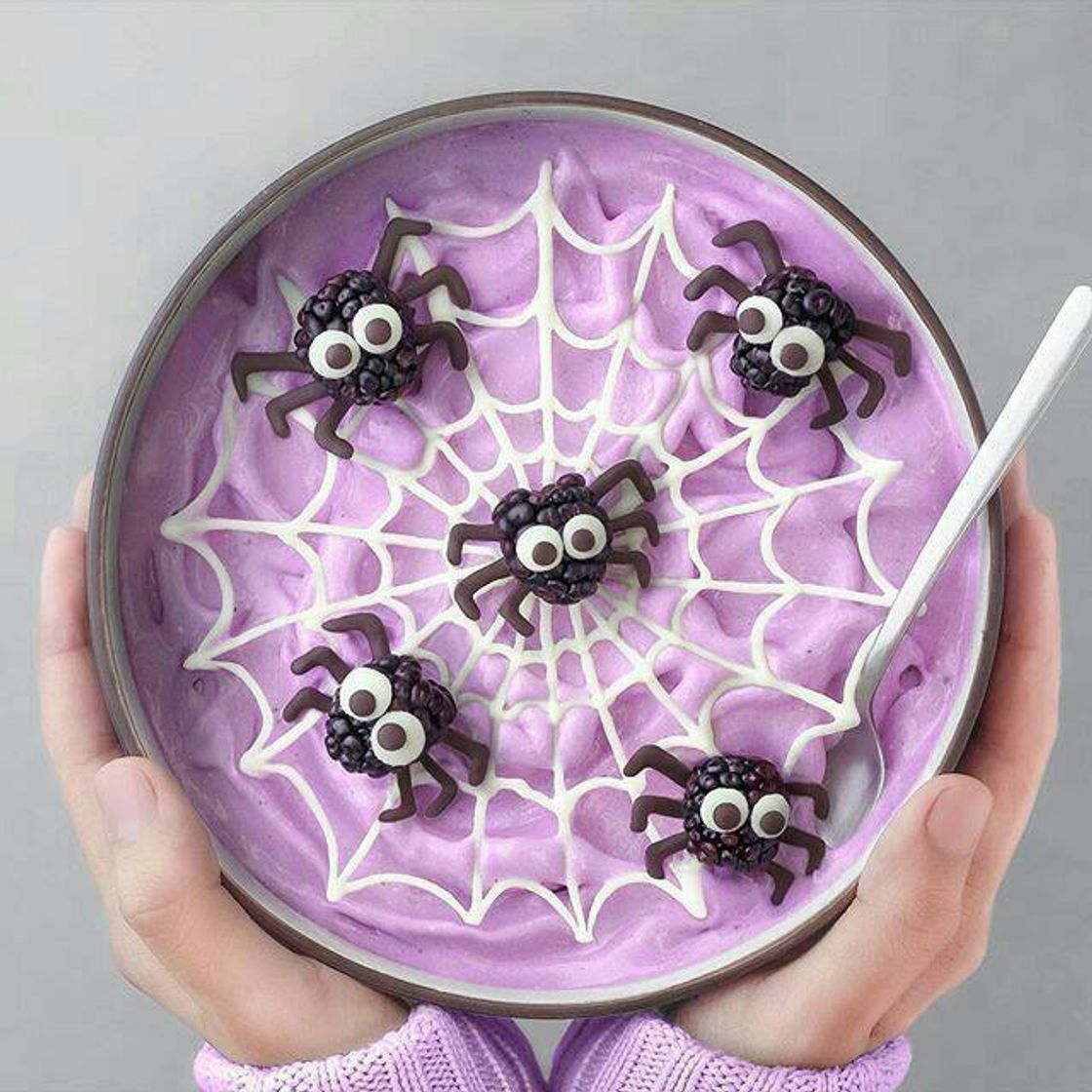 Moda Spider smoothie bowl 🕸