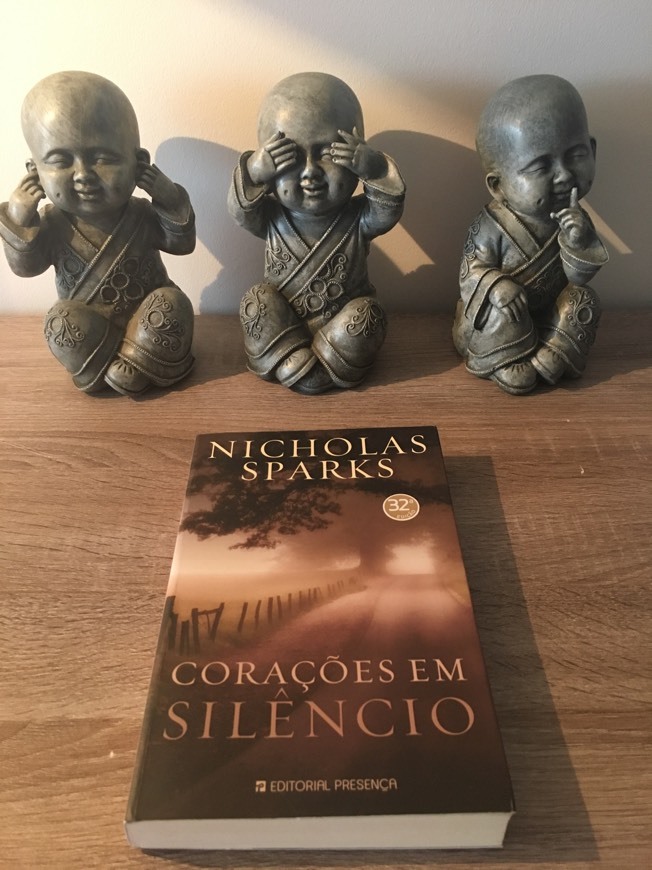 Libro Corações em Silêncio