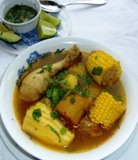 Sancocho de Gallina en leña