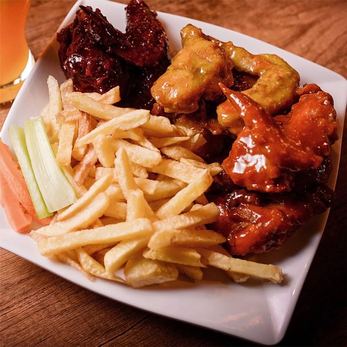 Restaurantes MM Wings(Local Quis Quis)