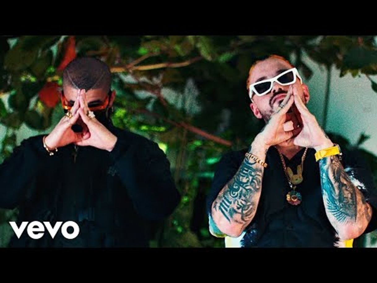 Social J. Balvin, Bad Bunny - QUE PRETENDES (Official Video) - YouTube