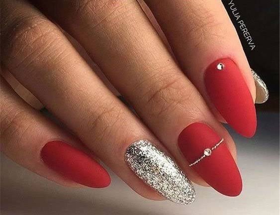 Moda Unhas vermelhas com muito brilho 🥰✨