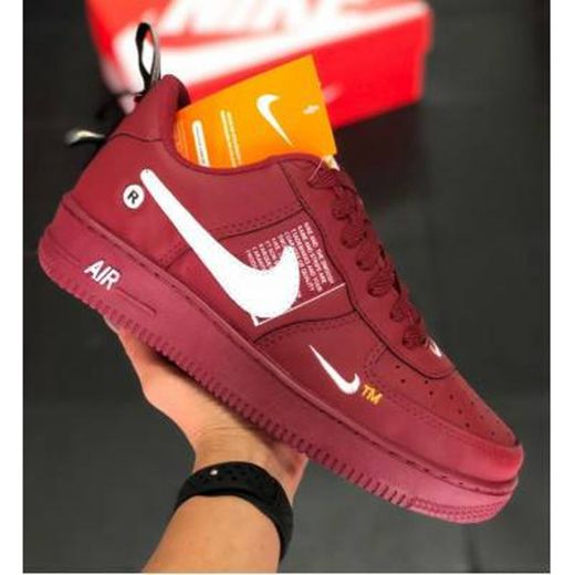 TÊNIS NIKE AIR FORCE 1 VINHO

