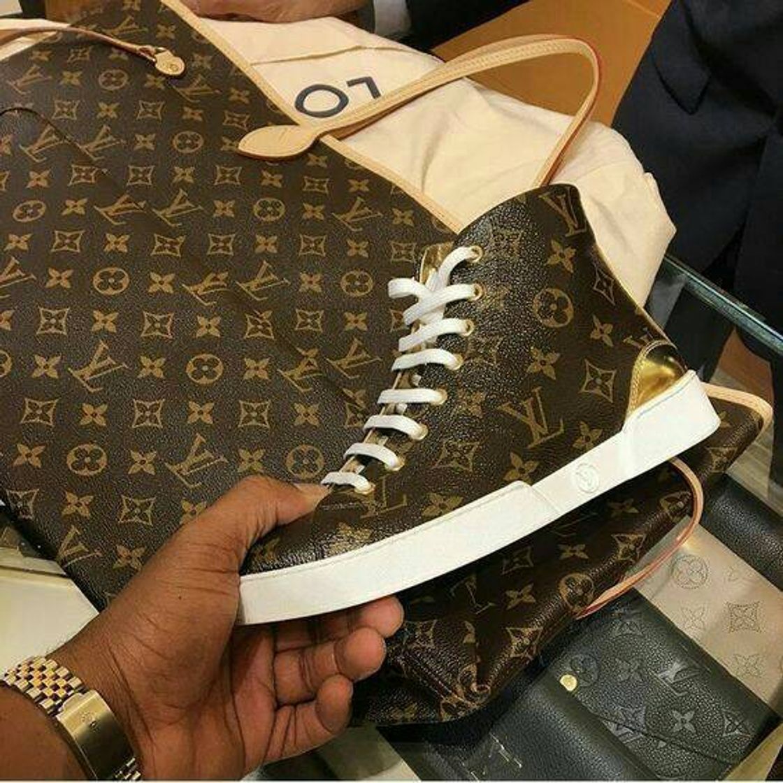 Sapatos e bolsa LV