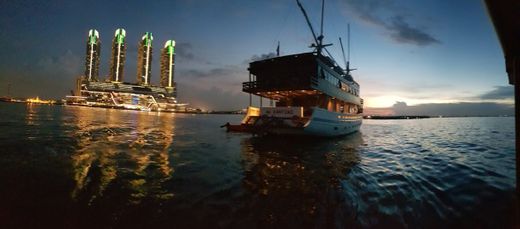 Jakarta Phinisi Cruise by Trizara