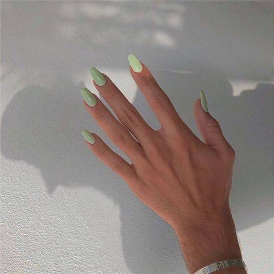 Moda Green nail