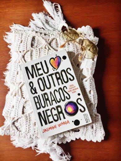 Meu coração e outros buracos negros