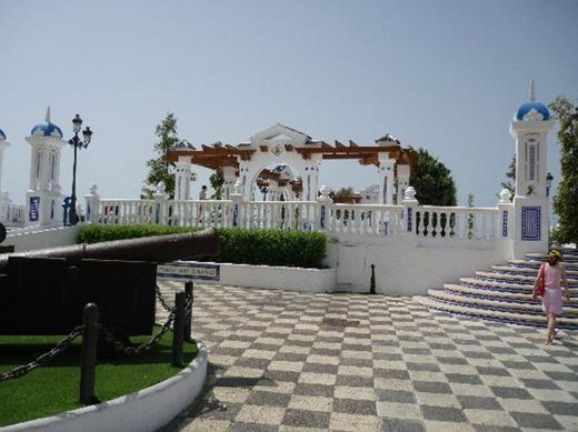 Nueva Plaça del Castell (Plaza del Castillo)