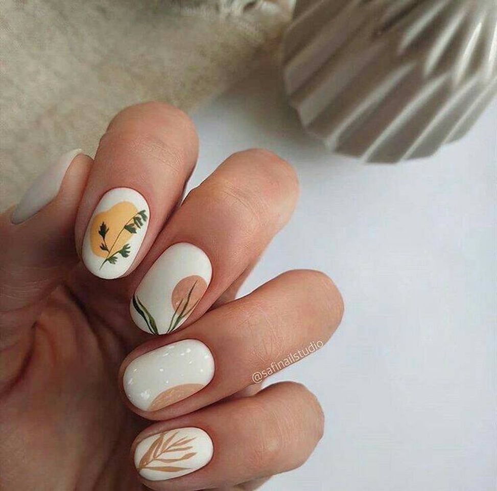 Moda Uñas color blanco 💕