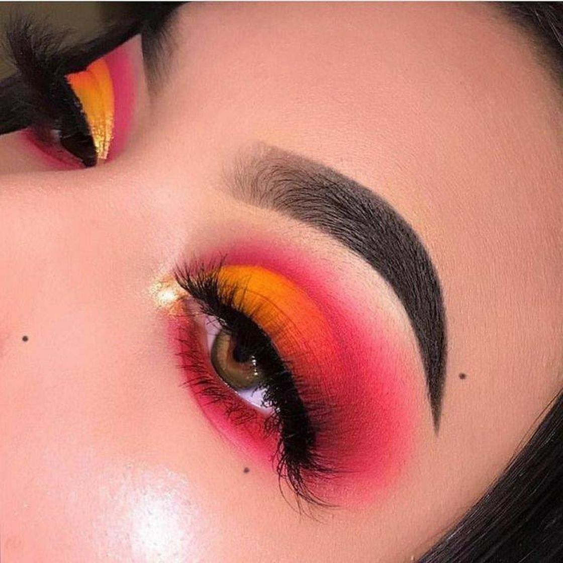 Social Olhos marcantes