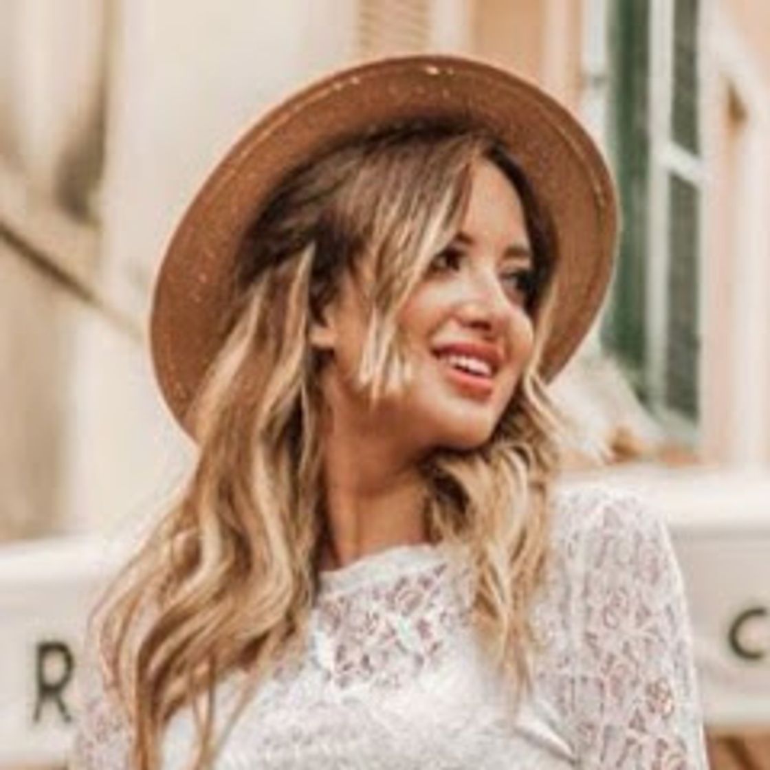 Lívia Brasil - YouTube