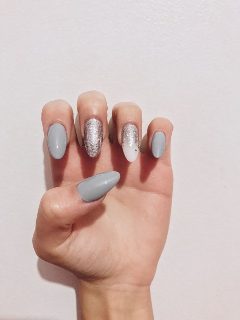 Social Christmas Nails
