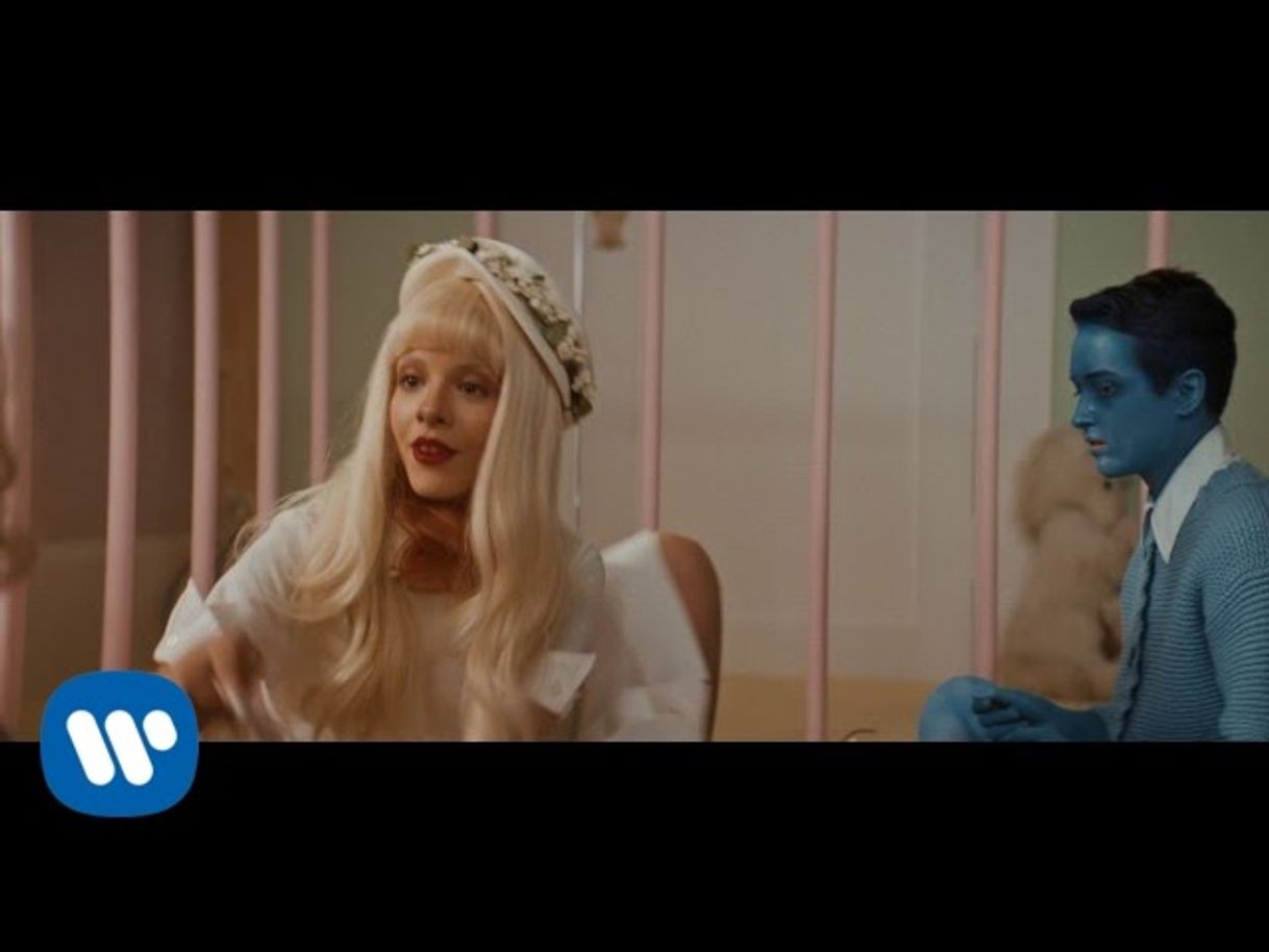 Moda Melanie Martinez - Pacify Her (Official Music Video) - YouTube